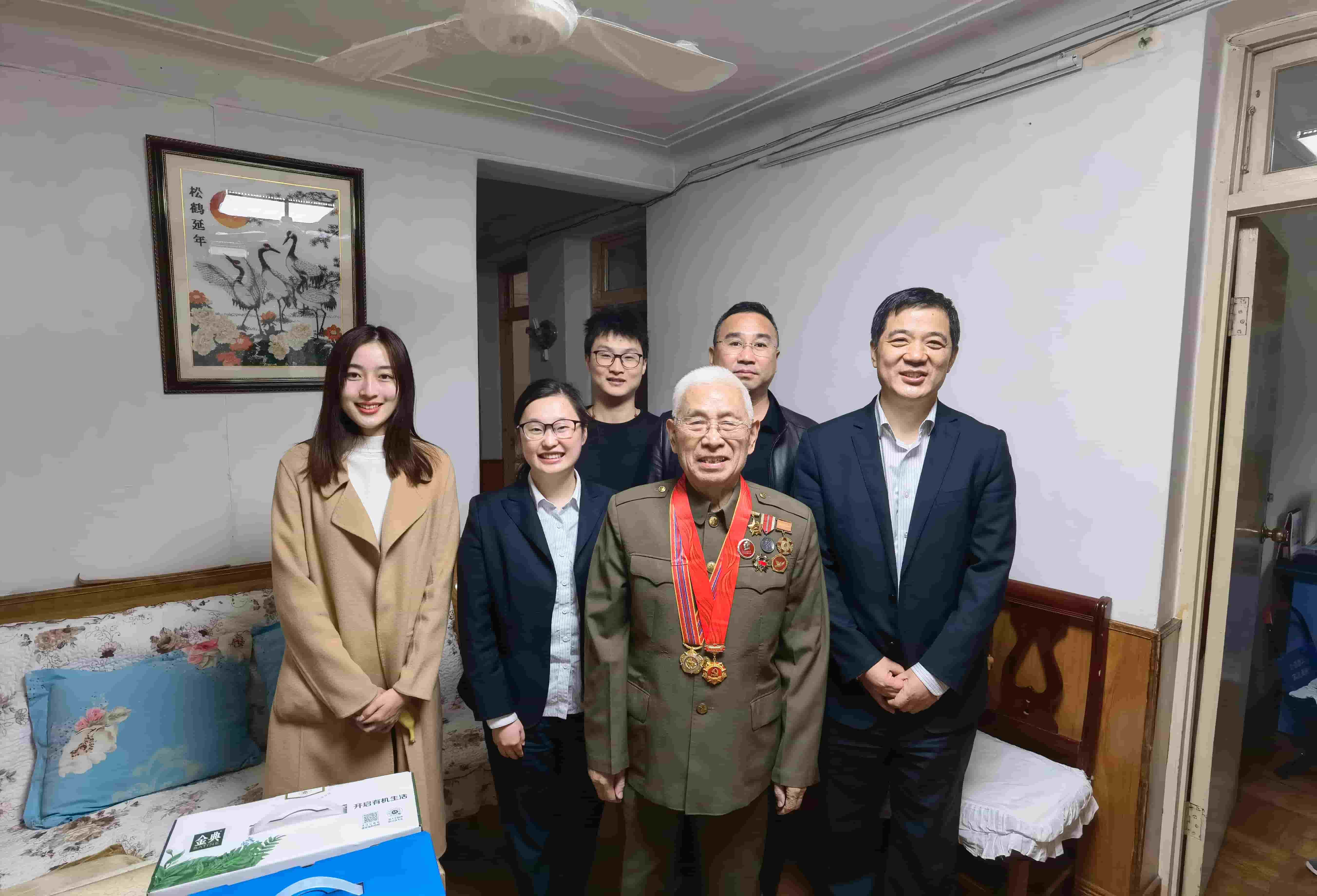 freecompress-2021年11月19日，東華科技聯合合肥市軍隊離退休干部第四干休所黨支部，看展“憶黨史、悟初心、擔使命”主題活動